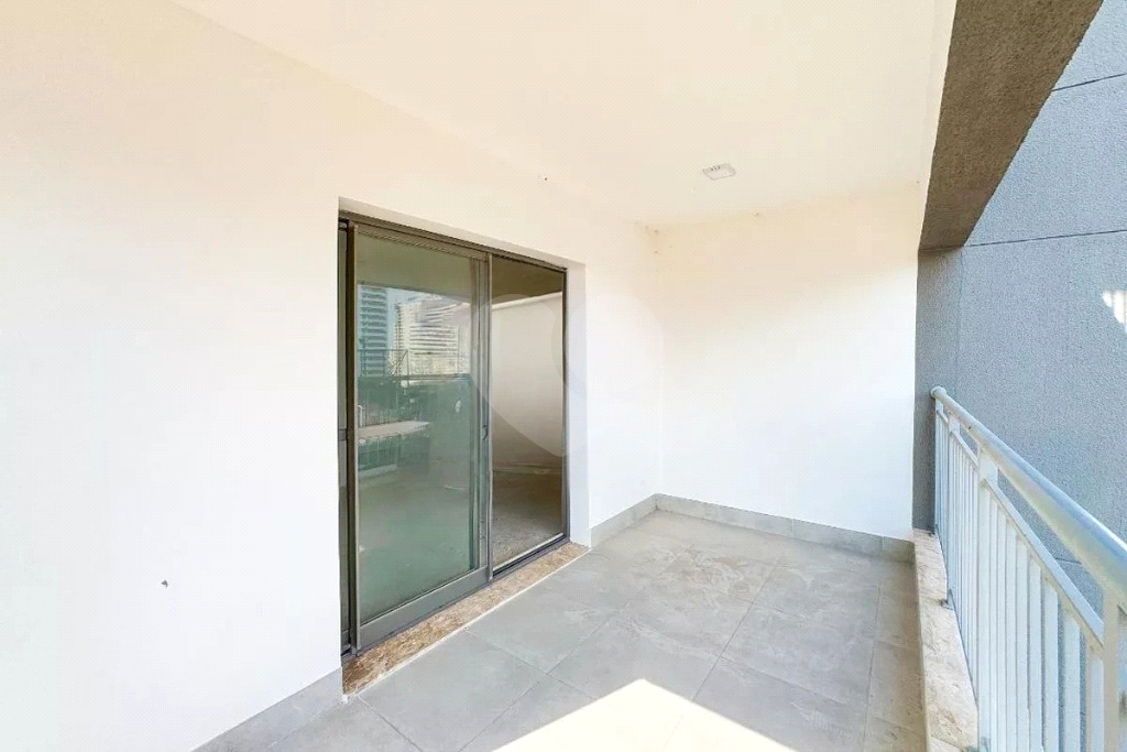 Apartamento com 1 dormitório próximo ao metrô Linha Verde.