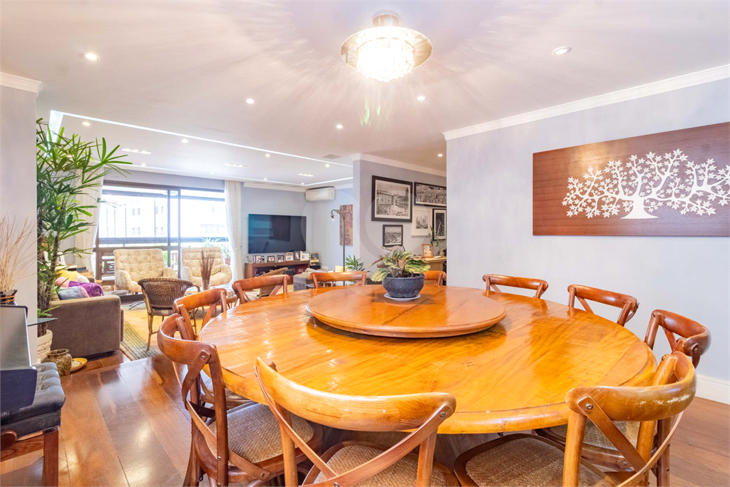APARTAMENTO em HIGIENÓPOLIS