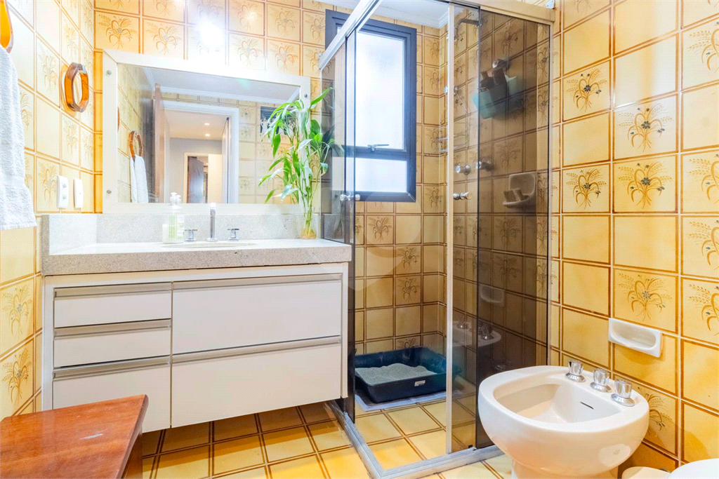 APARTAMENTO em HIGIENÓPOLIS