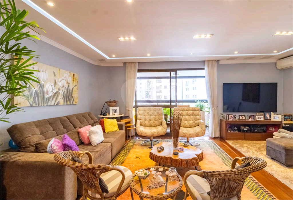 APARTAMENTO em HIGIENÓPOLIS