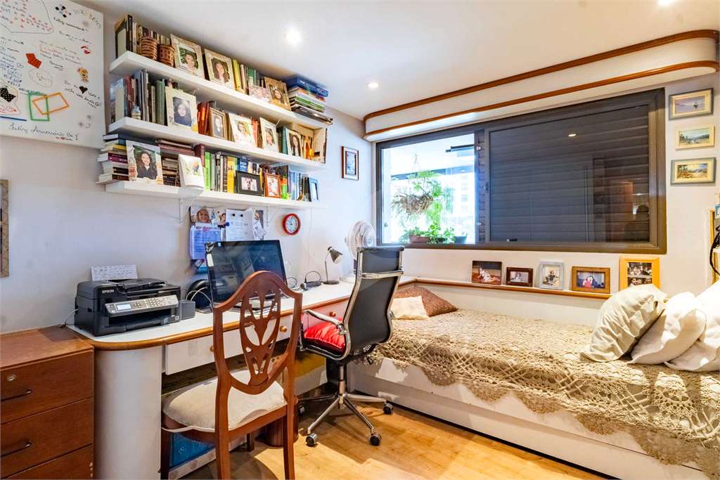 APARTAMENTO em HIGIENÓPOLIS