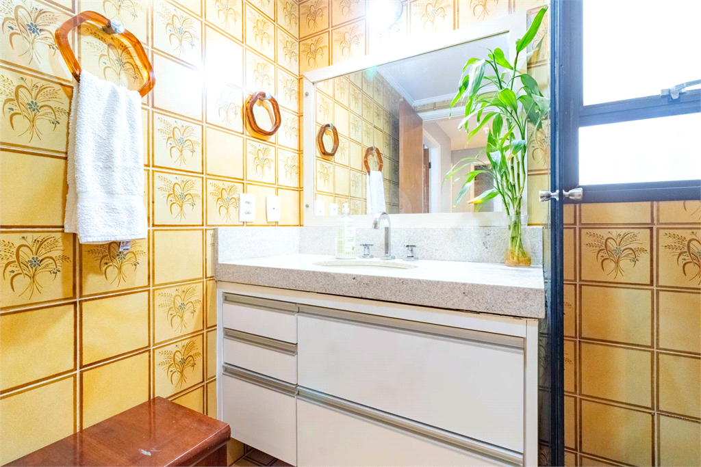 APARTAMENTO em HIGIENÓPOLIS