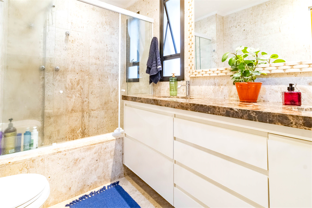 APARTAMENTO em HIGIENÓPOLIS