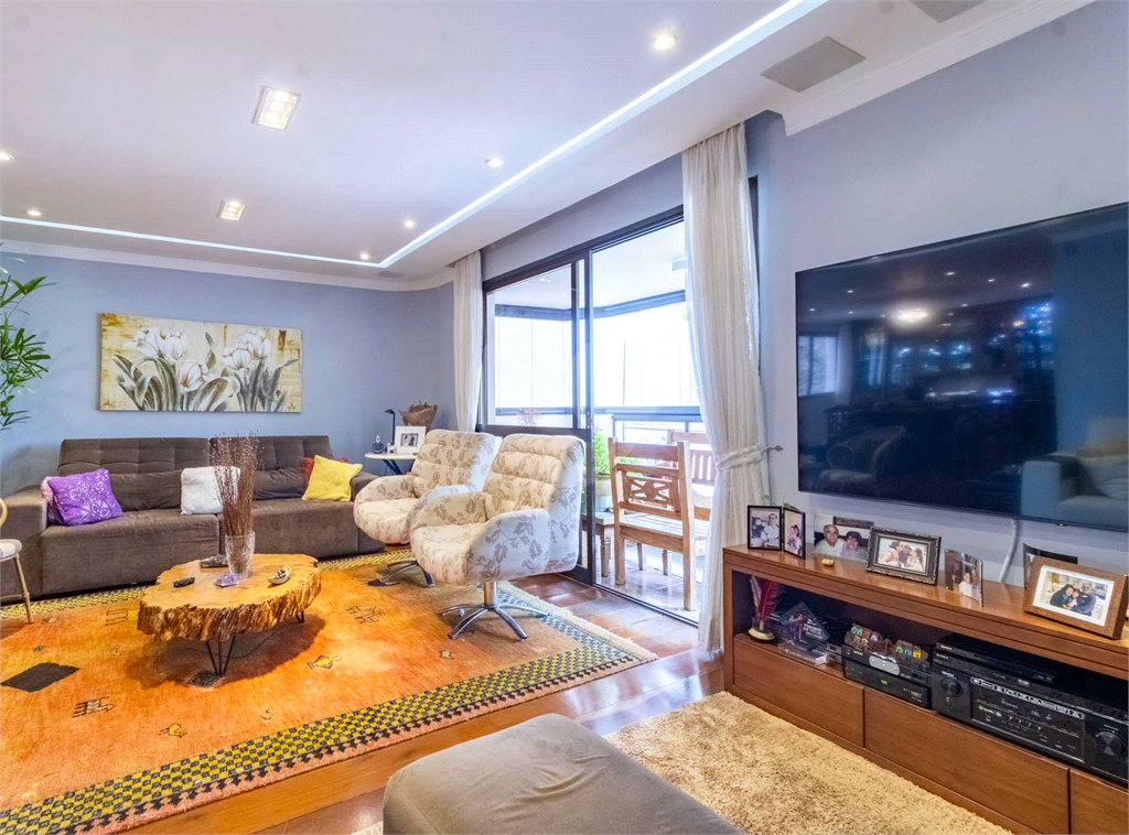APARTAMENTO em HIGIENÓPOLIS