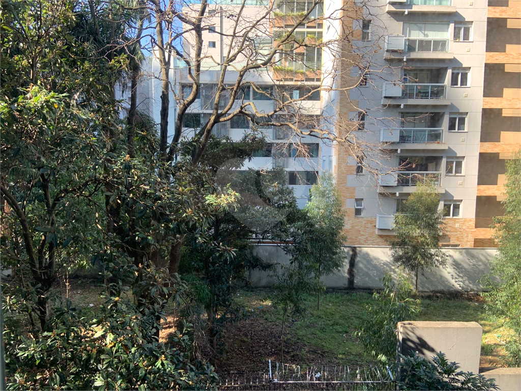 APARTAMENTO em VILA MADALENA