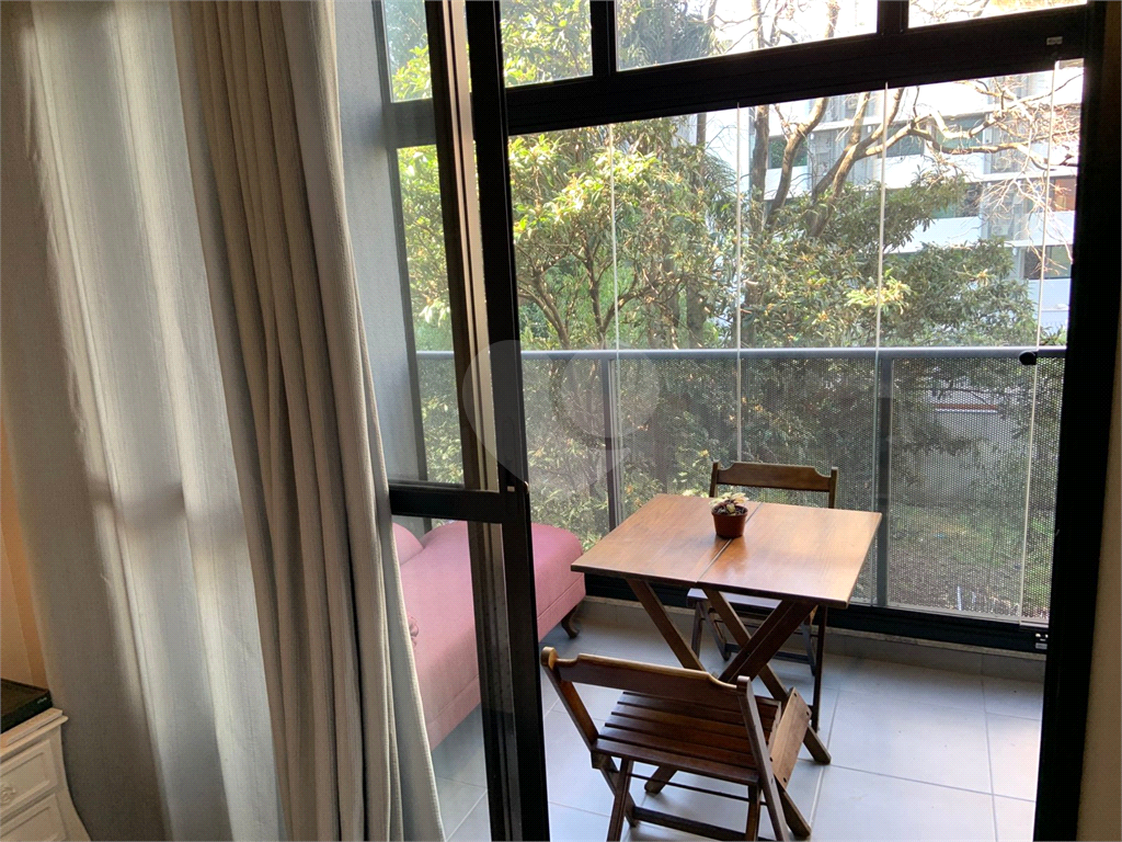 APARTAMENTO em VILA MADALENA