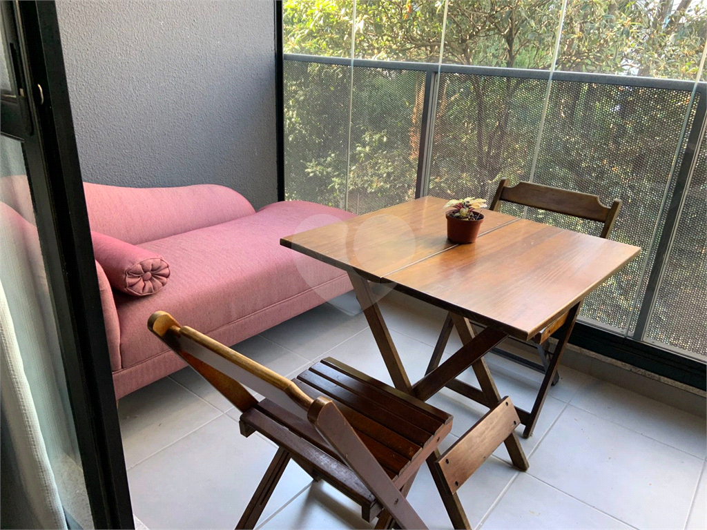 APARTAMENTO em VILA MADALENA