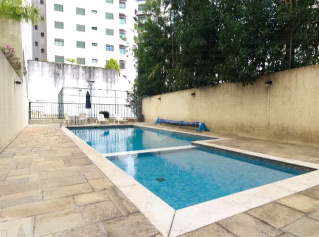 APARTAMENTO em SANTANA