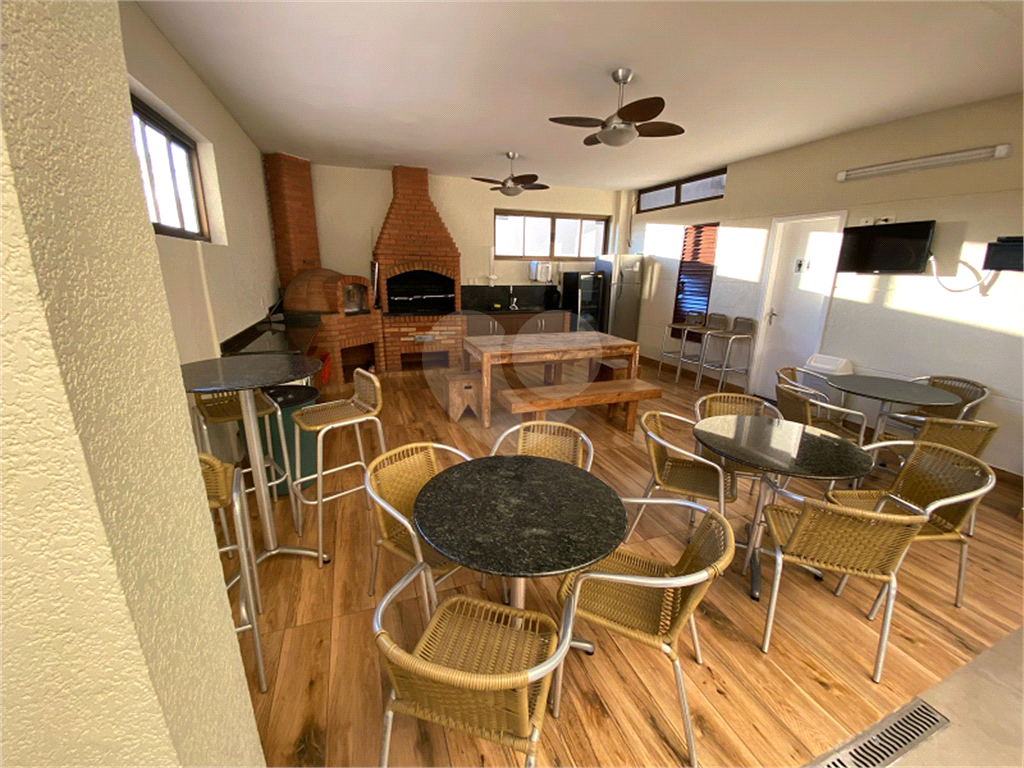 Apartamento Recém Reformado, Mobiliado e Pronto para Morar! 
