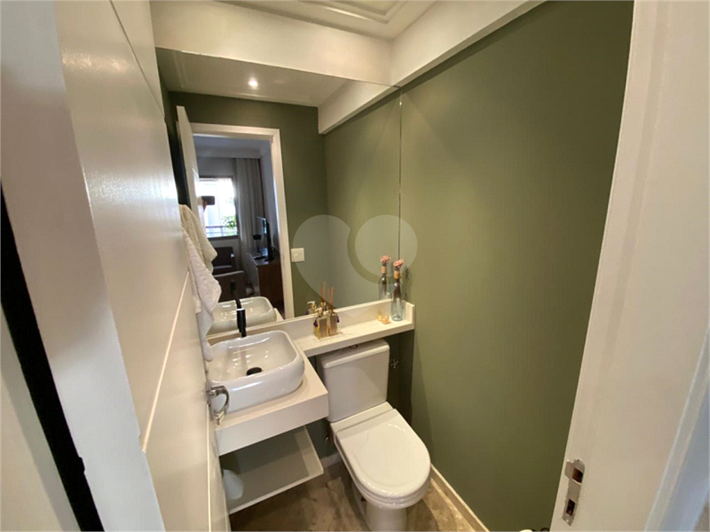 Apartamento Recém Reformado, Mobiliado e Pronto para Morar! 
