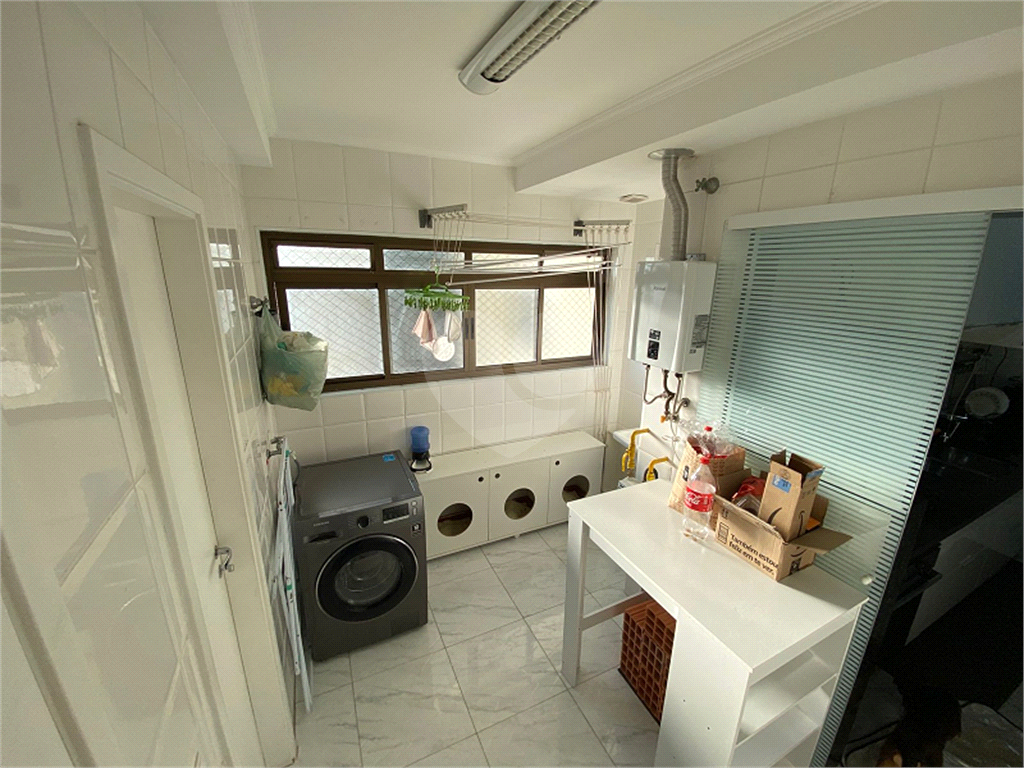 Apartamento Recém Reformado, Mobiliado e Pronto para Morar! 
