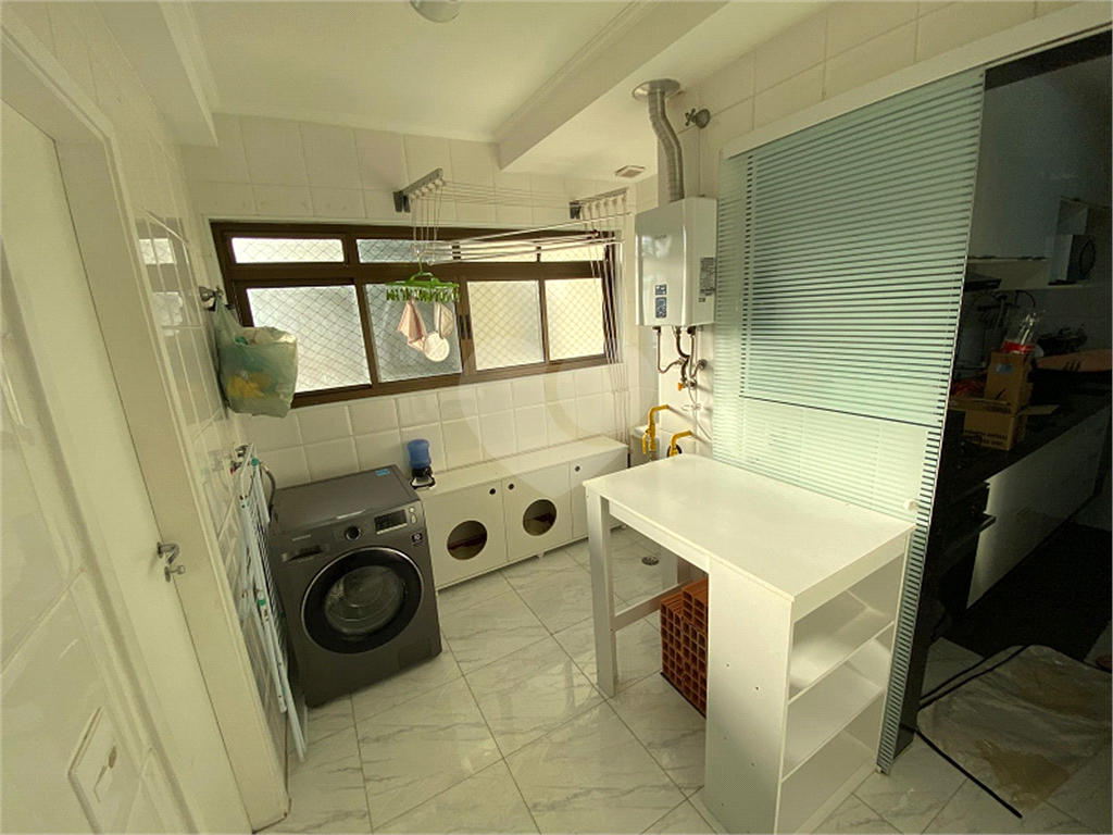 Apartamento Recém Reformado, Mobiliado e Pronto para Morar! 
