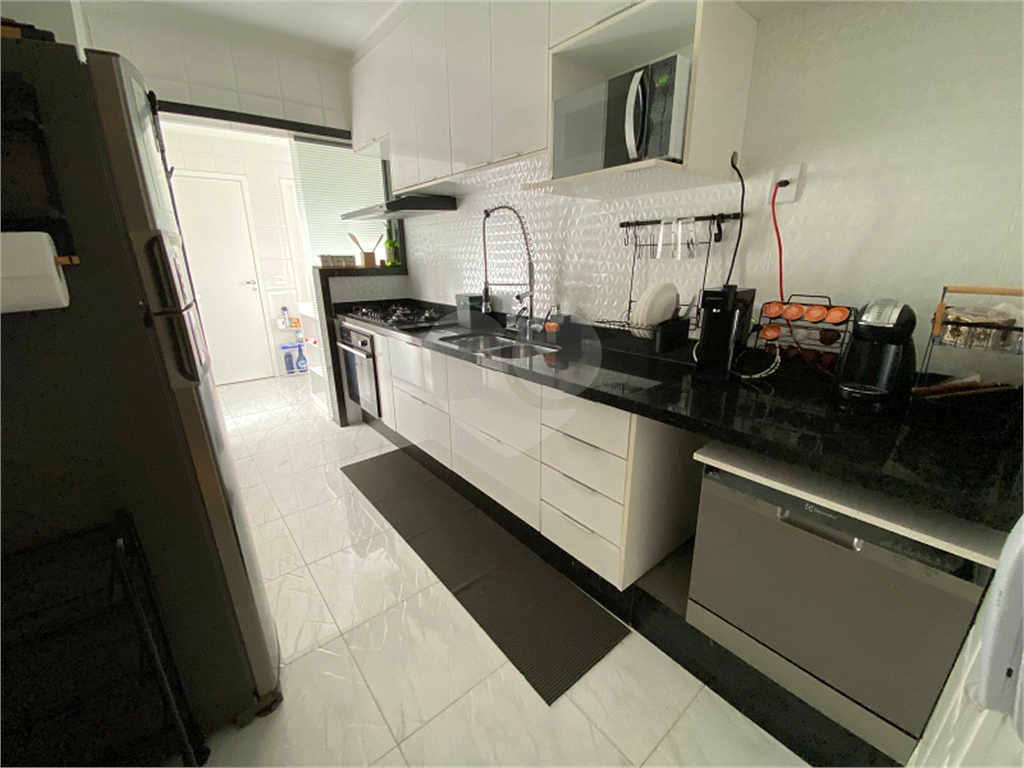 Apartamento Recém Reformado, Mobiliado e Pronto para Morar! 
