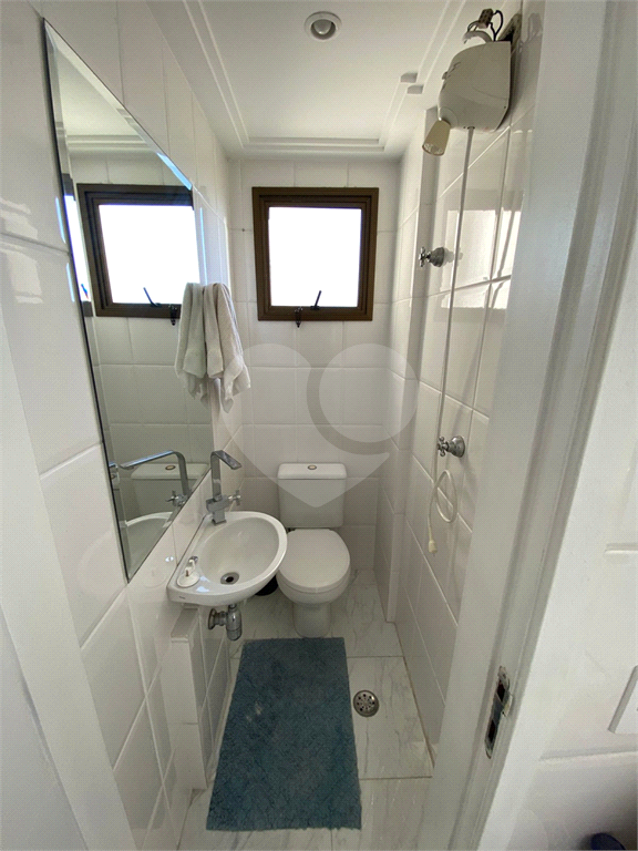 Apartamento Recém Reformado, Mobiliado e Pronto para Morar! 
