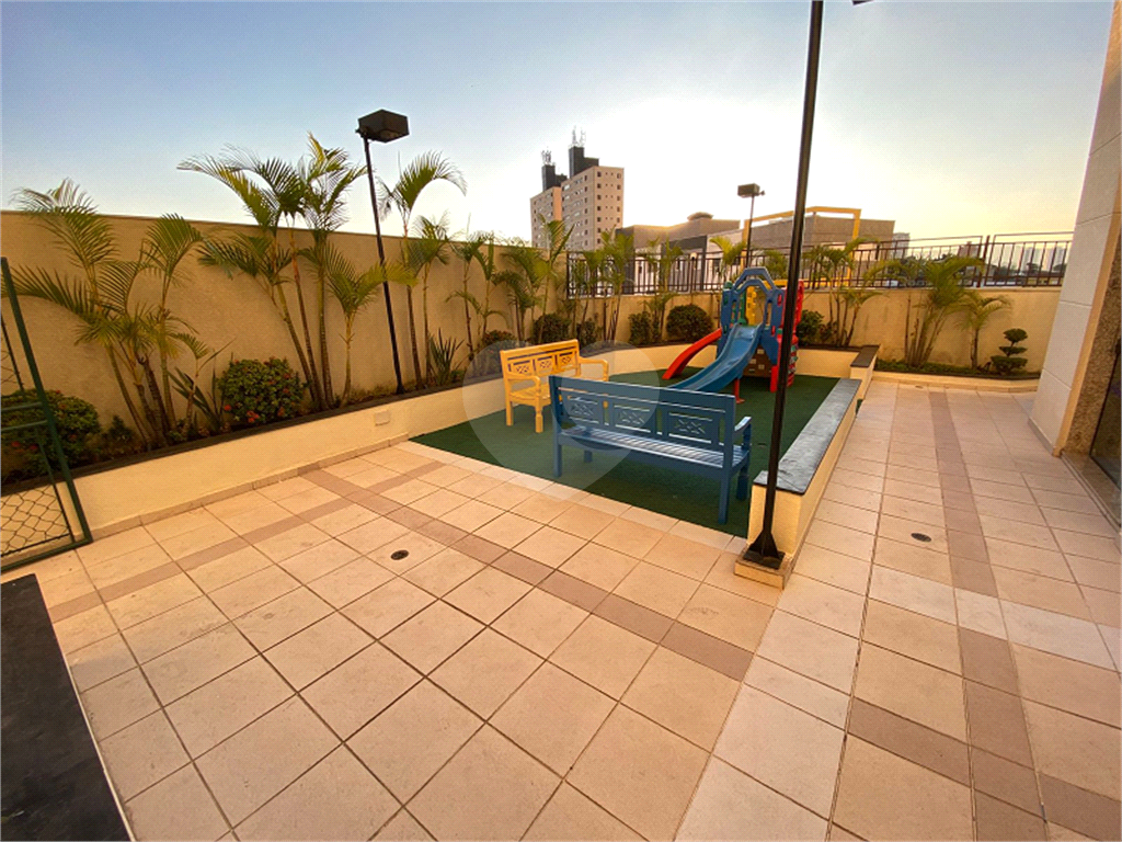 Apartamento Recém Reformado, Mobiliado e Pronto para Morar! 
