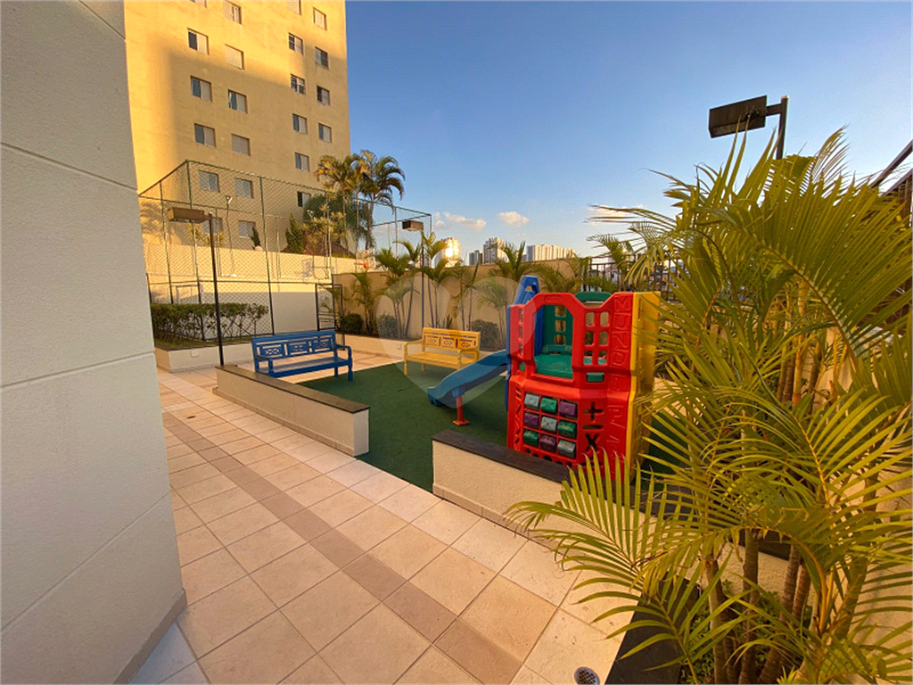 Apartamento Recém Reformado, Mobiliado e Pronto para Morar! 
