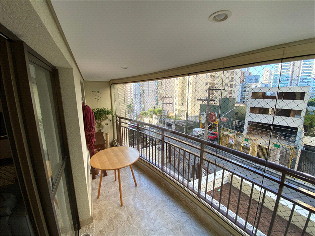 Apartamento Recém Reformado, Mobiliado e Pronto para Morar! 
