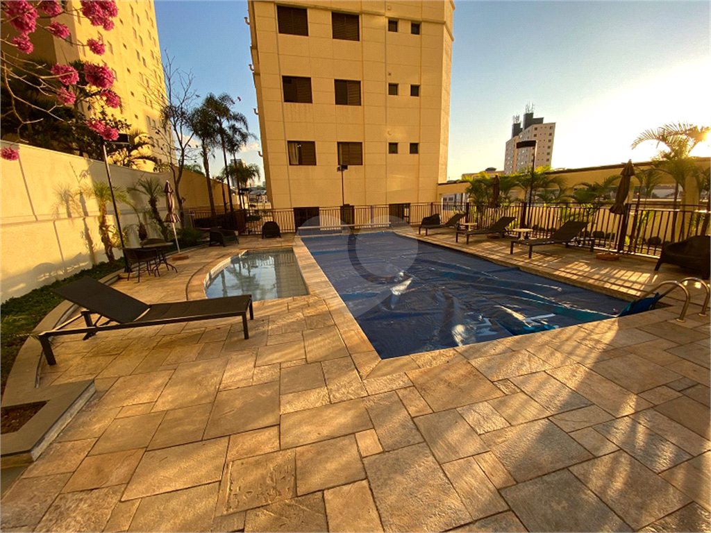 Apartamento Recém Reformado, Mobiliado e Pronto para Morar! 
