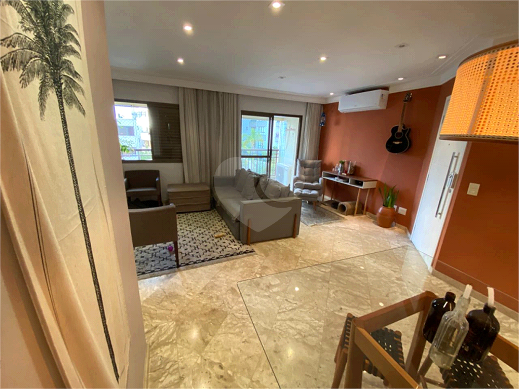 Apartamento Recém Reformado, Mobiliado e Pronto para Morar! 
