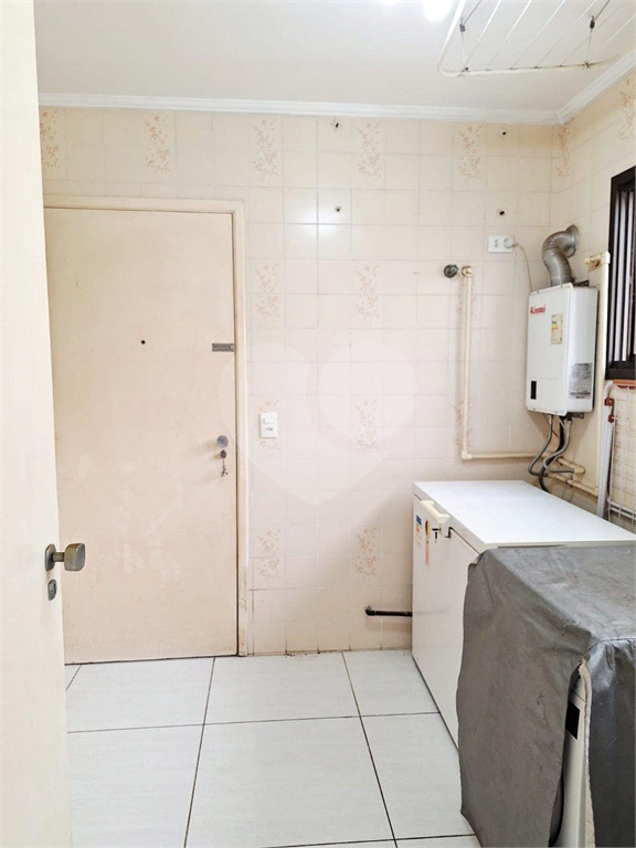 APARTAMENTO em MOEMA