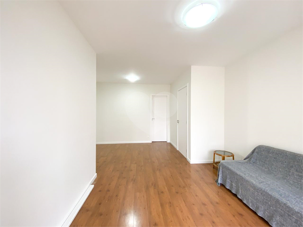 APARTAMENTO em SANTANA