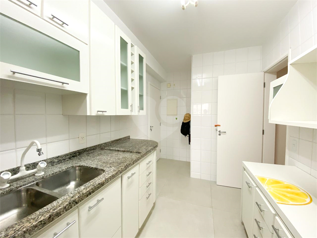 APARTAMENTO em SANTANA