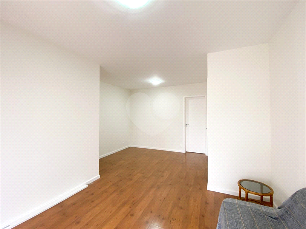 APARTAMENTO em SANTANA