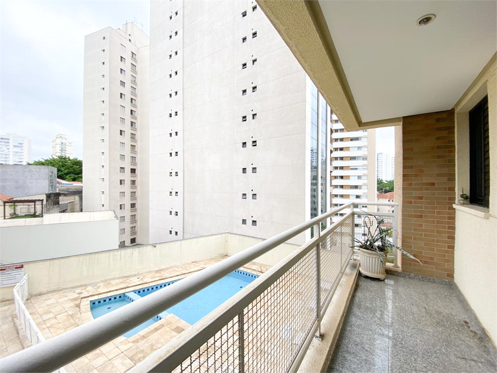 APARTAMENTO em SANTANA