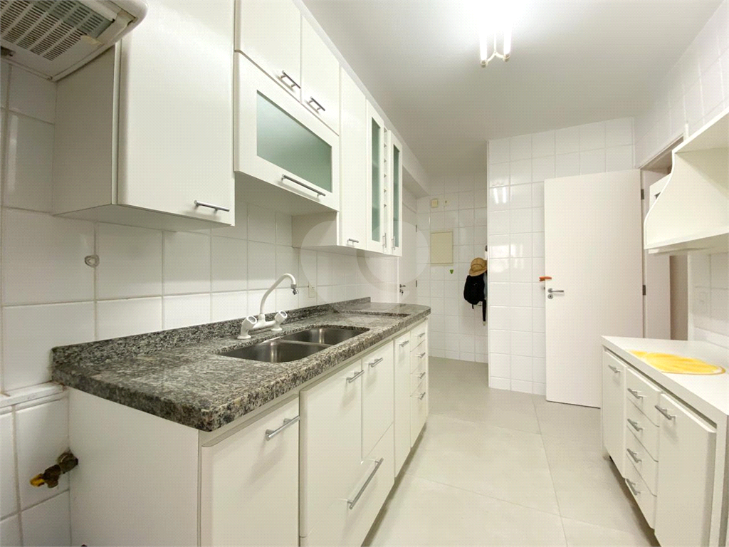 APARTAMENTO em SANTANA