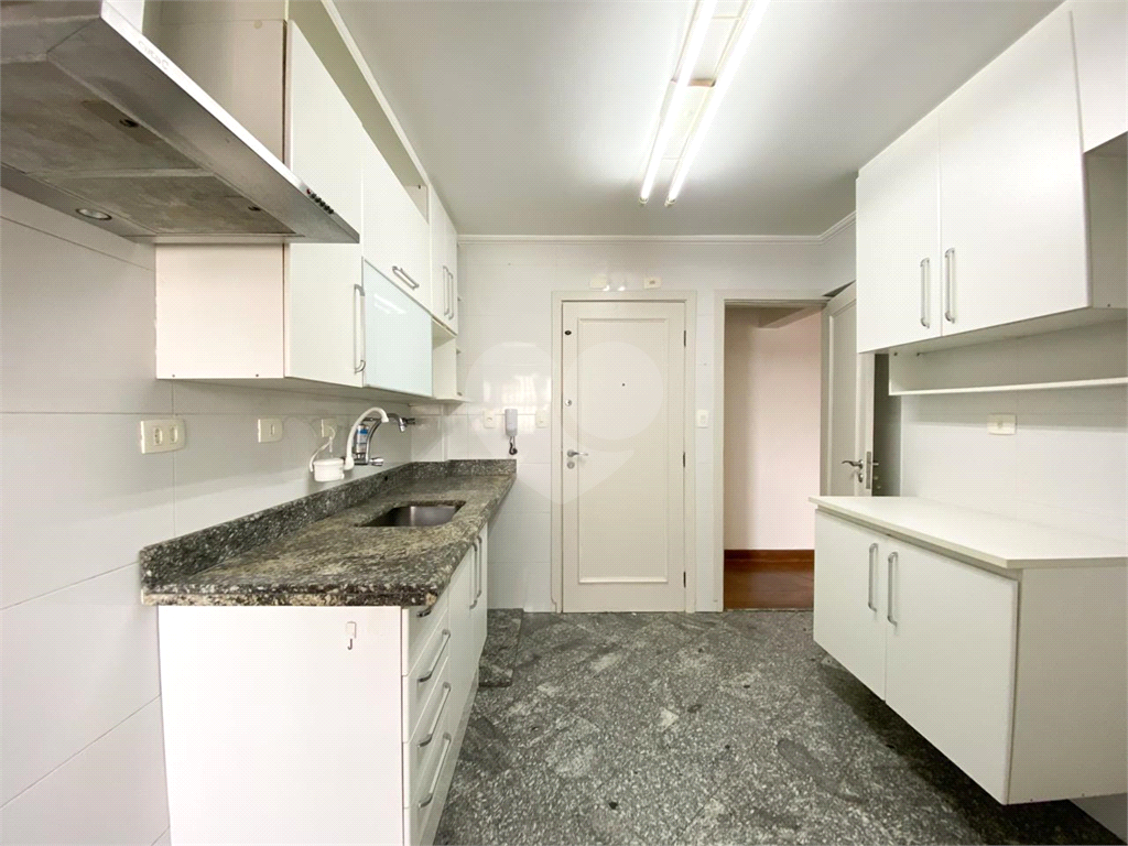 APARTAMENTO em SANTANA