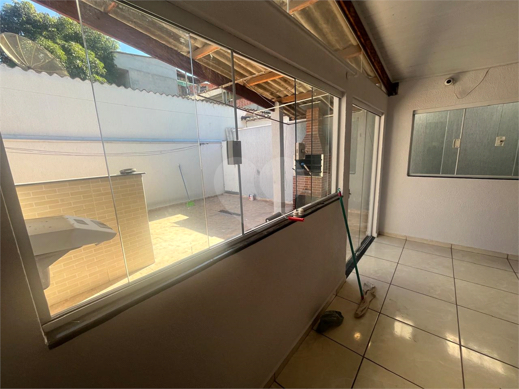 Casa à venda com 3 quartos, 250m² - Foto 11