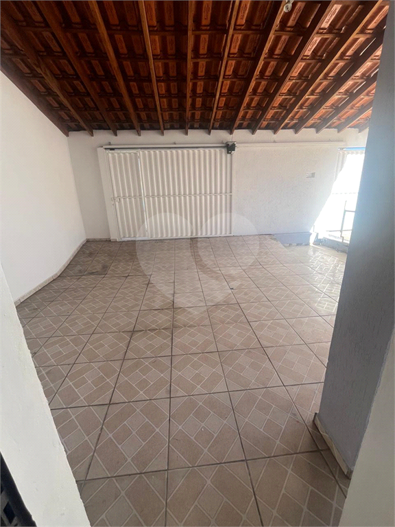 Casa à venda com 3 quartos, 250m² - Foto 3