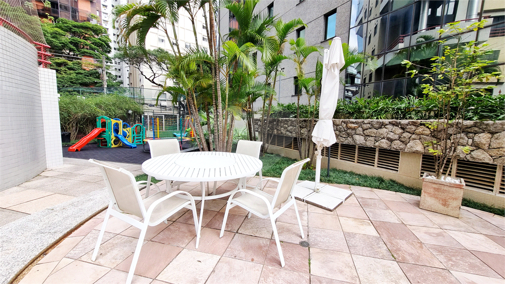 Apartamento Duplex à Venda no Itaim Bibi – 173m², 4 Suítes, 3 Vagas, Varanda e Sala com Pé-Direito Duplo