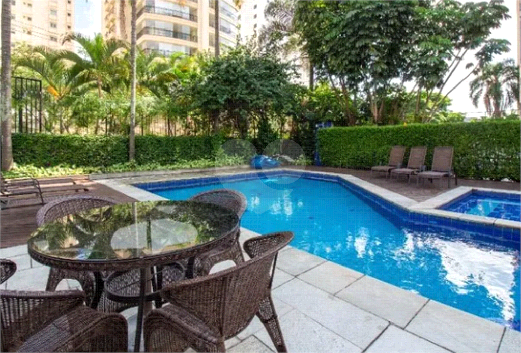 APARTAMENTO em SANTANA