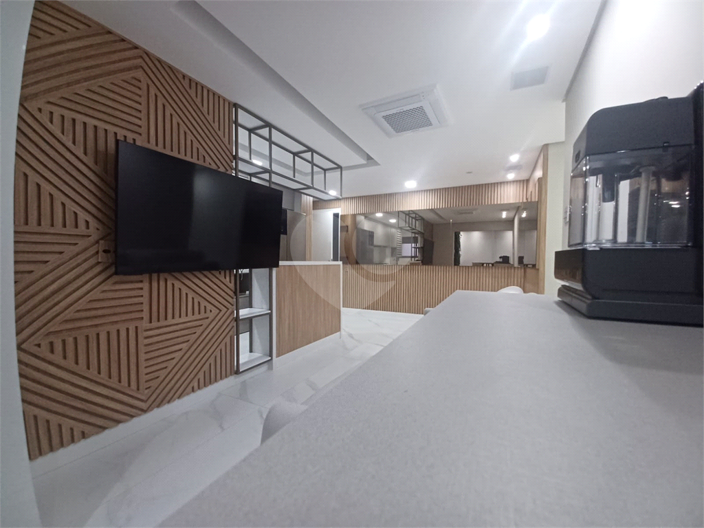 Lindo Apartamento a 200m do Metrô Tucuruvi – Alto Padrão de Acabamento-2 dormitórios, sendo 1 suíte
2 banheiros - 1 vaga 
