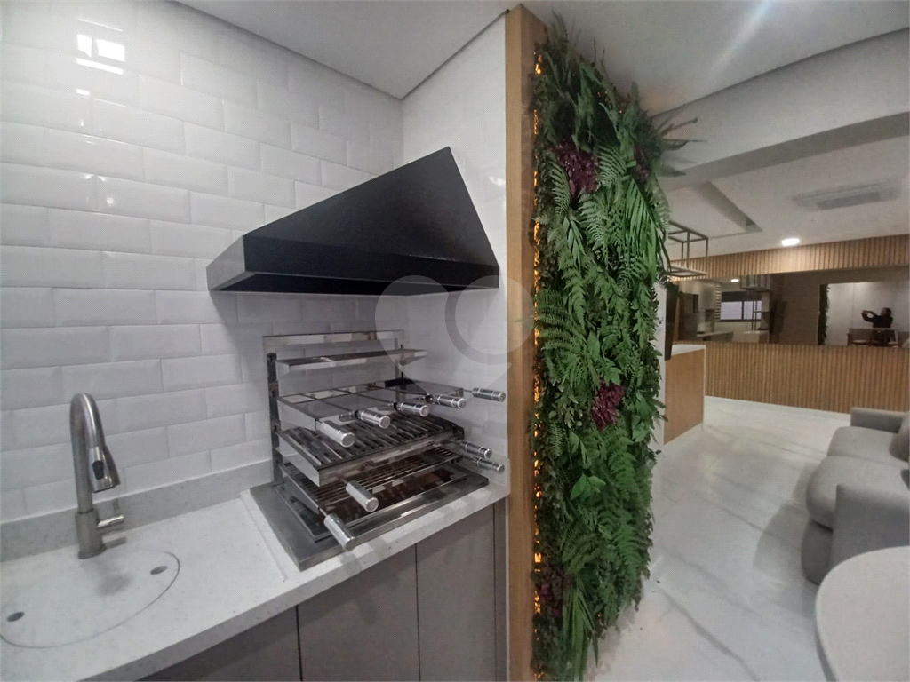 Lindo Apartamento a 200m do Metrô Tucuruvi – Alto Padrão de Acabamento-2 dormitórios, sendo 1 suíte
2 banheiros - 1 vaga 
