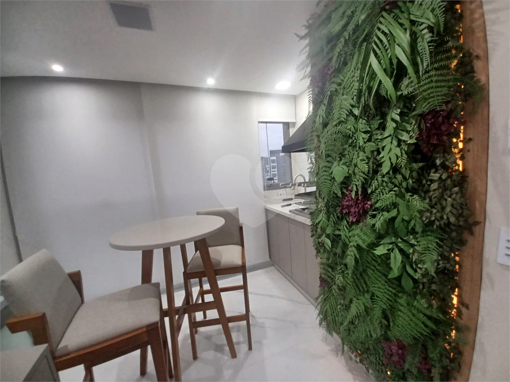 Lindo Apartamento a 200m do Metrô Tucuruvi – Alto Padrão de Acabamento-2 dormitórios, sendo 1 suíte
2 banheiros - 1 vaga 
