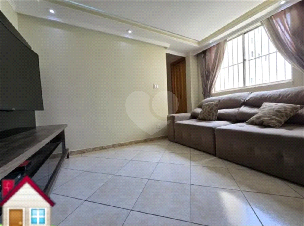 Apartamento Mobiliado à Venda | 2 Dormitórios | 50m² | R$ 320.000
Pronto para Morar | Condomínio Parque Residencial Vitória Régia II

