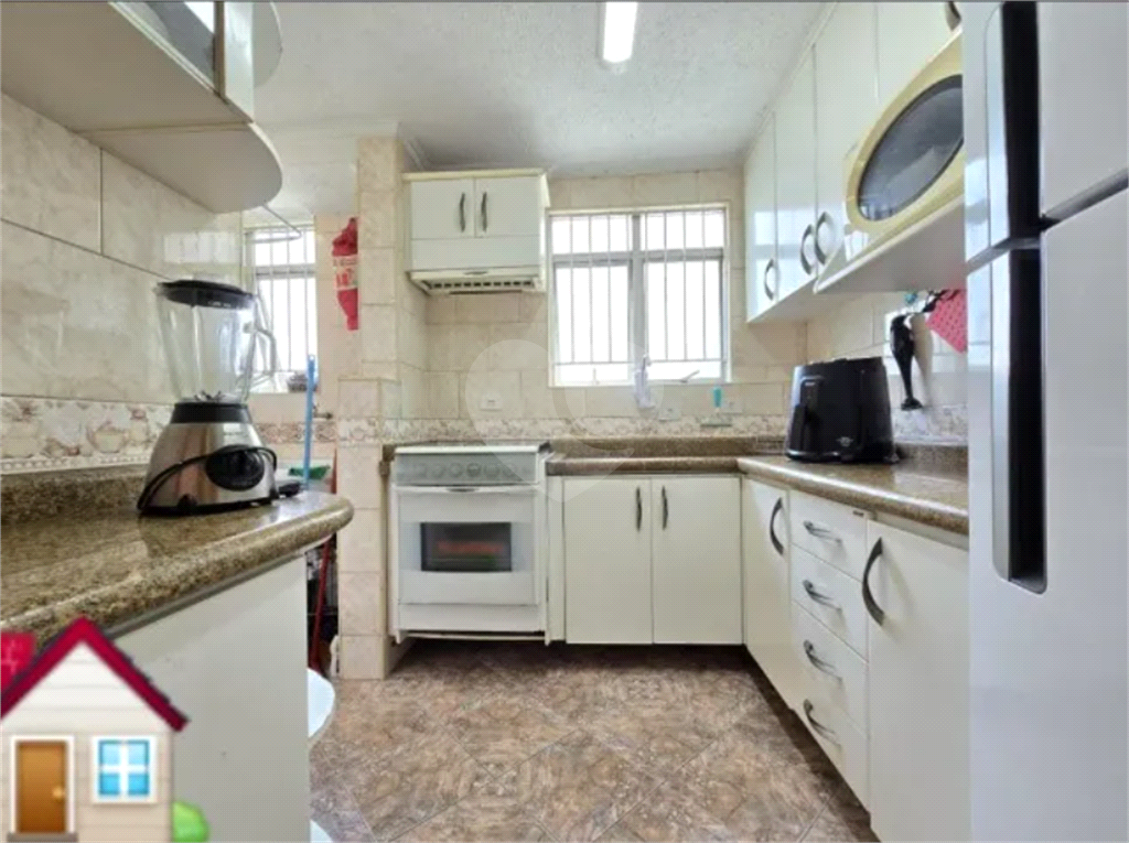 Apartamento Mobiliado à Venda | 2 Dormitórios | 50m² | R$ 320.000
Pronto para Morar | Condomínio Parque Residencial Vitória Régia II
