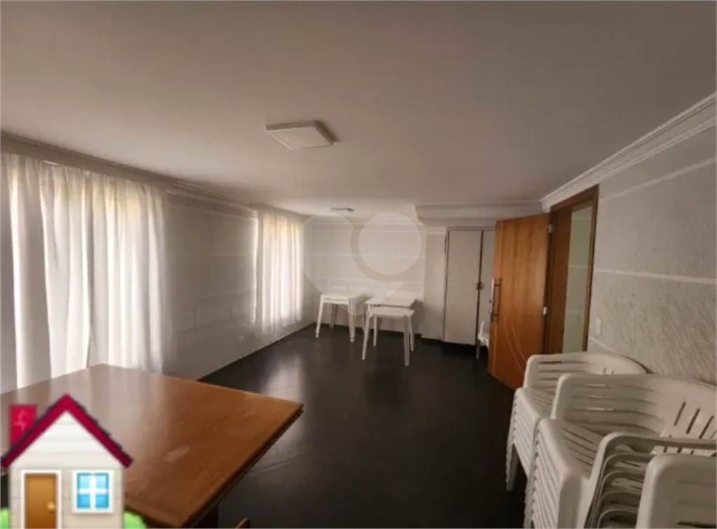 Apartamento Mobiliado à Venda | 2 Dormitórios | 50m² | R$ 320.000
Pronto para Morar | Condomínio Parque Residencial Vitória Régia II
