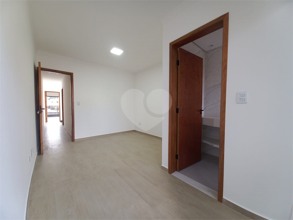 Venda de Casa em São Paulo – 3 Suítes, 175m², Acabamento Completo, Próxima ao Shopping Santana Parque