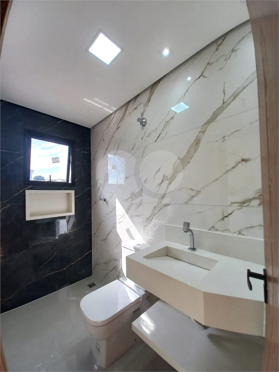 Casa à venda em Vila Roque 3 suítes, 175m², pronta para morar, próxima ao Shopping Santana Parque