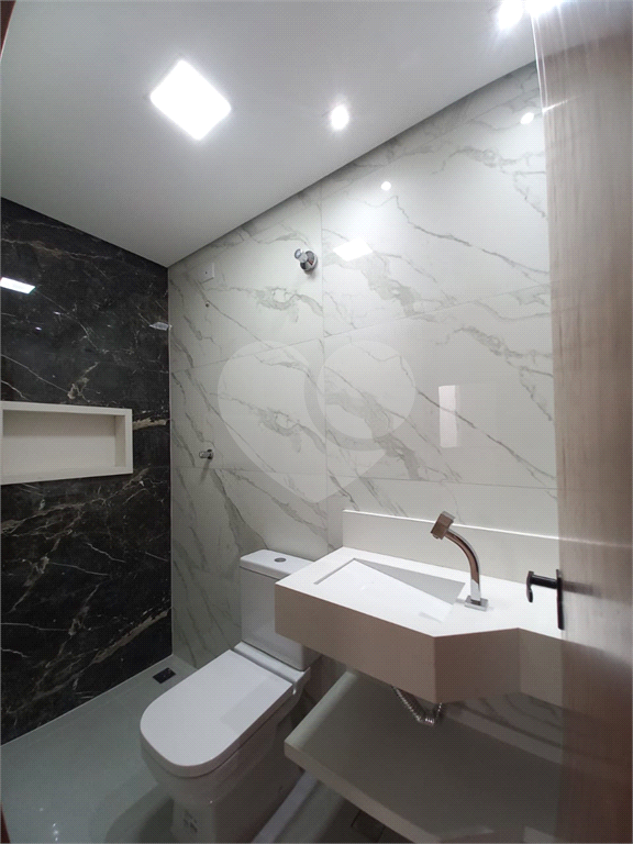 Casa à venda em Vila Roque 3 suítes, 175m², pronta para morar, próxima ao Shopping Santana Parque