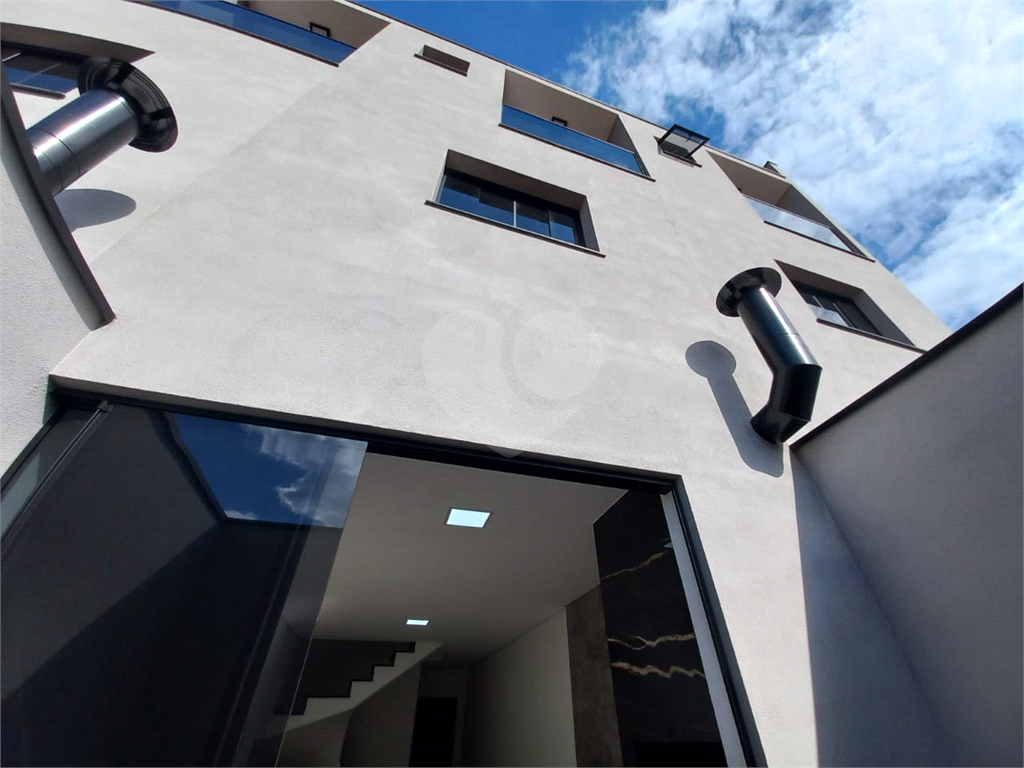 Casa à venda em Vila Roque 3 suítes, 175m², pronta para morar, próxima ao Shopping Santana Parque