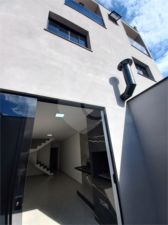 Casa à venda em Vila Roque 3 suítes, 175m², pronta para morar, próxima ao Shopping Santana Parque