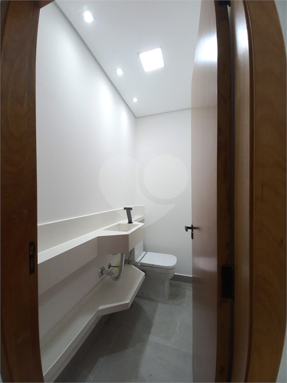 Casa à venda em Vila Roque 3 suítes, 175m², pronta para morar, próxima ao Shopping Santana Parque