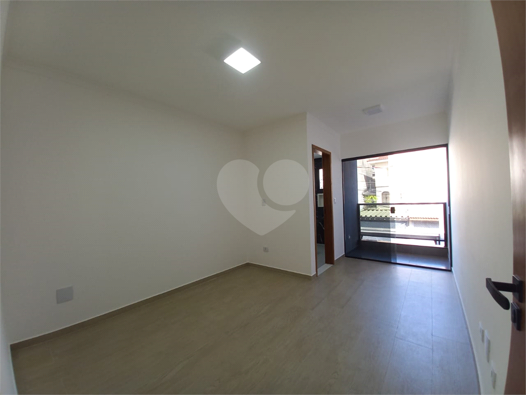 Casa à venda em Vila Roque, São Paulo – 3 suítes, 175m², pronta para morar