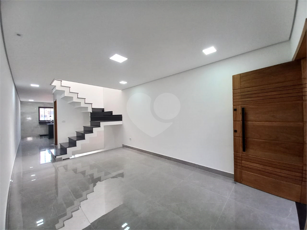 Casa à venda em Vila Roque, São Paulo – 3 suítes, 175m², pronta para morar