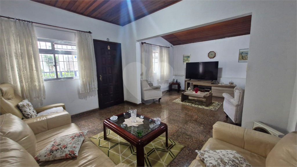 Casa a Venda | 2 dormitórios | 2 vagas no Jd São Paulo