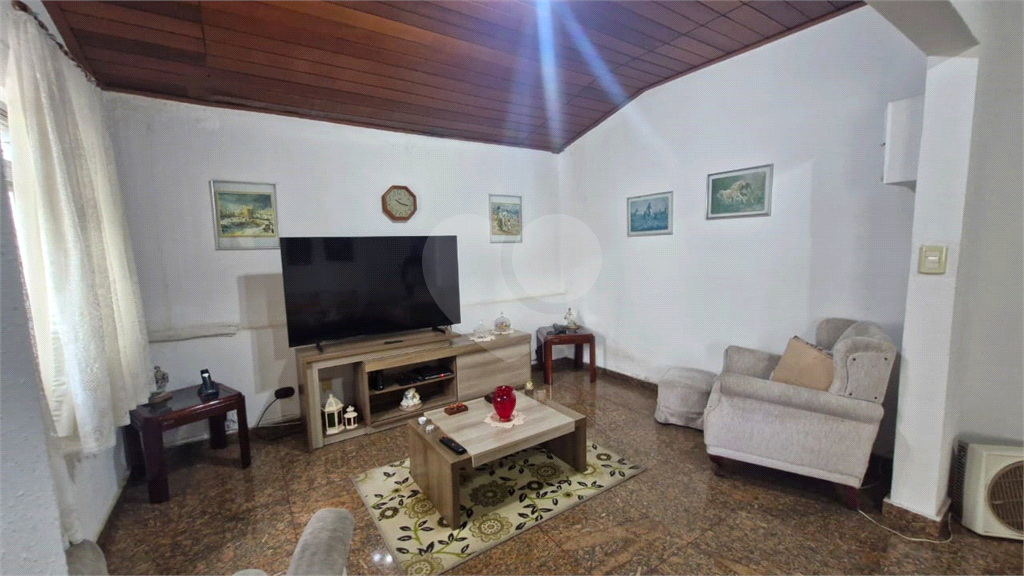 Casa a Venda | 2 dormitórios | 2 vagas no Jd São Paulo